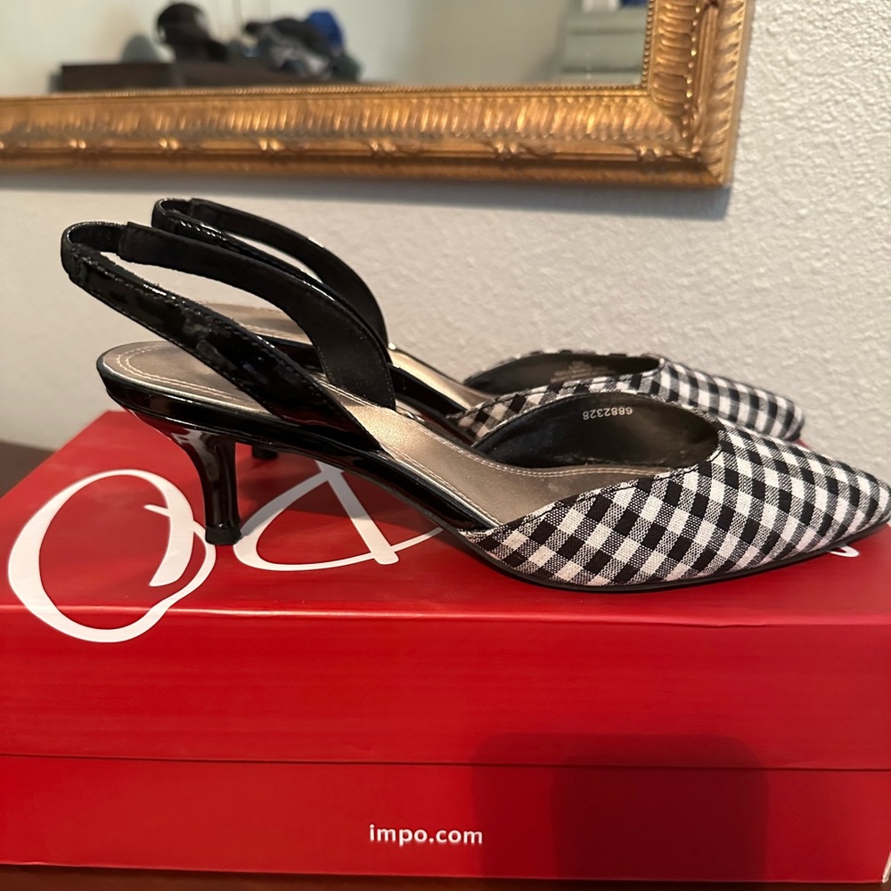 bw kitten heels